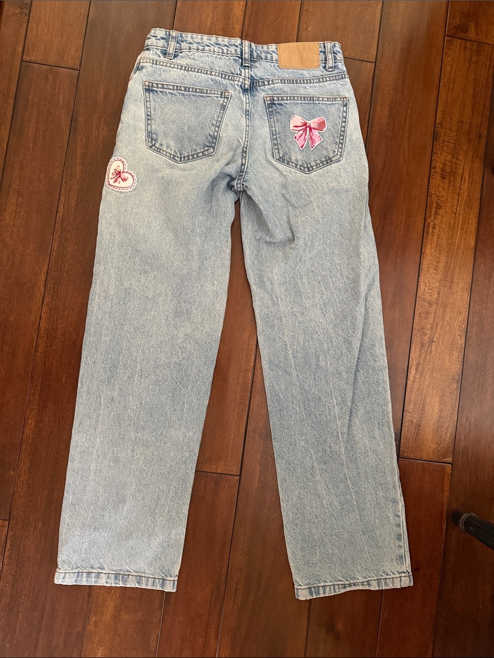 Cotton-On Low Rise Women's Light Wash Jeans with Pink Bow Patch